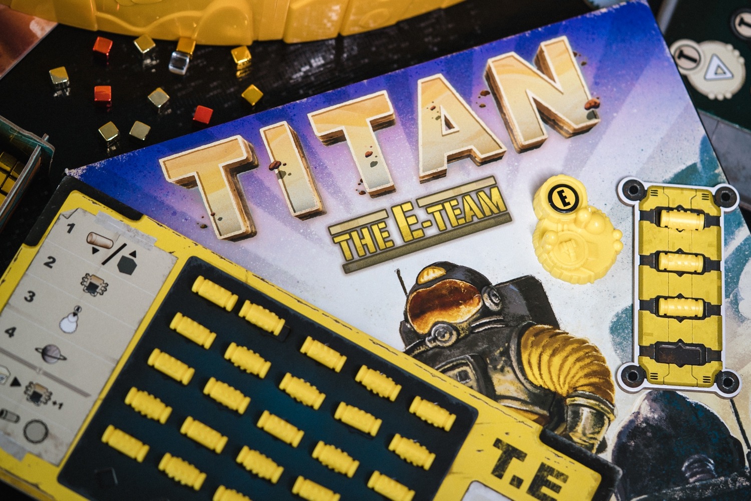 Titan Holy grail games boardgame jeu de société 