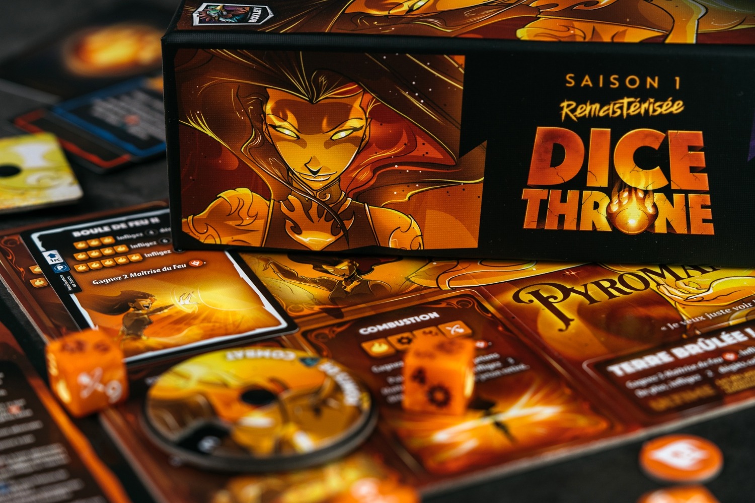 Dice throne saison 1 lucky duck games boardgame photo jeu de société pyromancienne