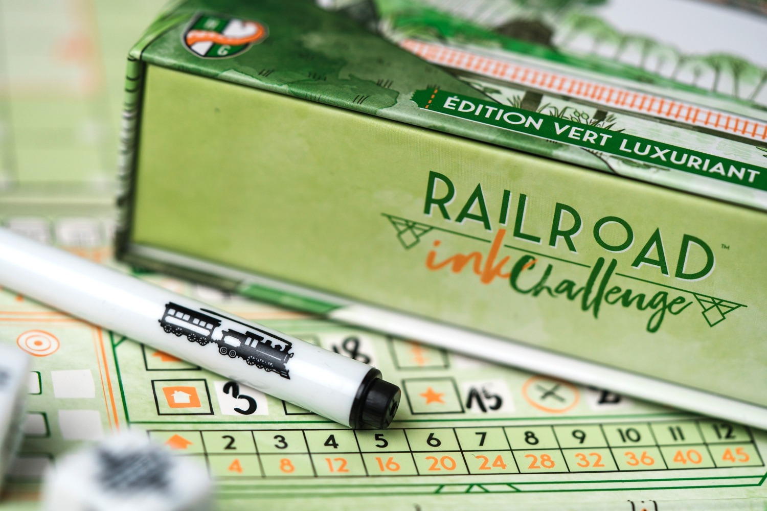 Railroad ink challenge iello roll & write photo jeu de société boardgame dice horrible guild 